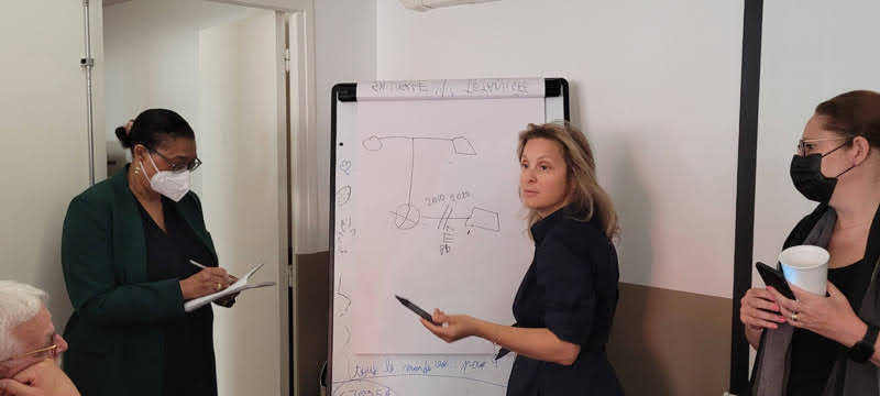 51- Laurence ADJADJ en Formation et Supervision en Hypnose et EMDR, Institut Hypnotim à Marseille et à Paris 51- Laurence ADJADJ en Formation et Supervision en Hypnose et EMDR, Institut Hypnotim à Marseille et à Paris