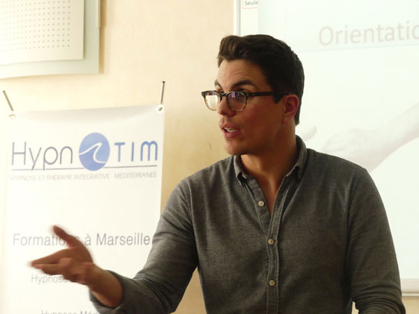 Théo CHAUMEIL, Formateur en Hypnose Médicale à Marseille Théo CHAUMEIL, Formateur en Hypnose Médicale à Marseille